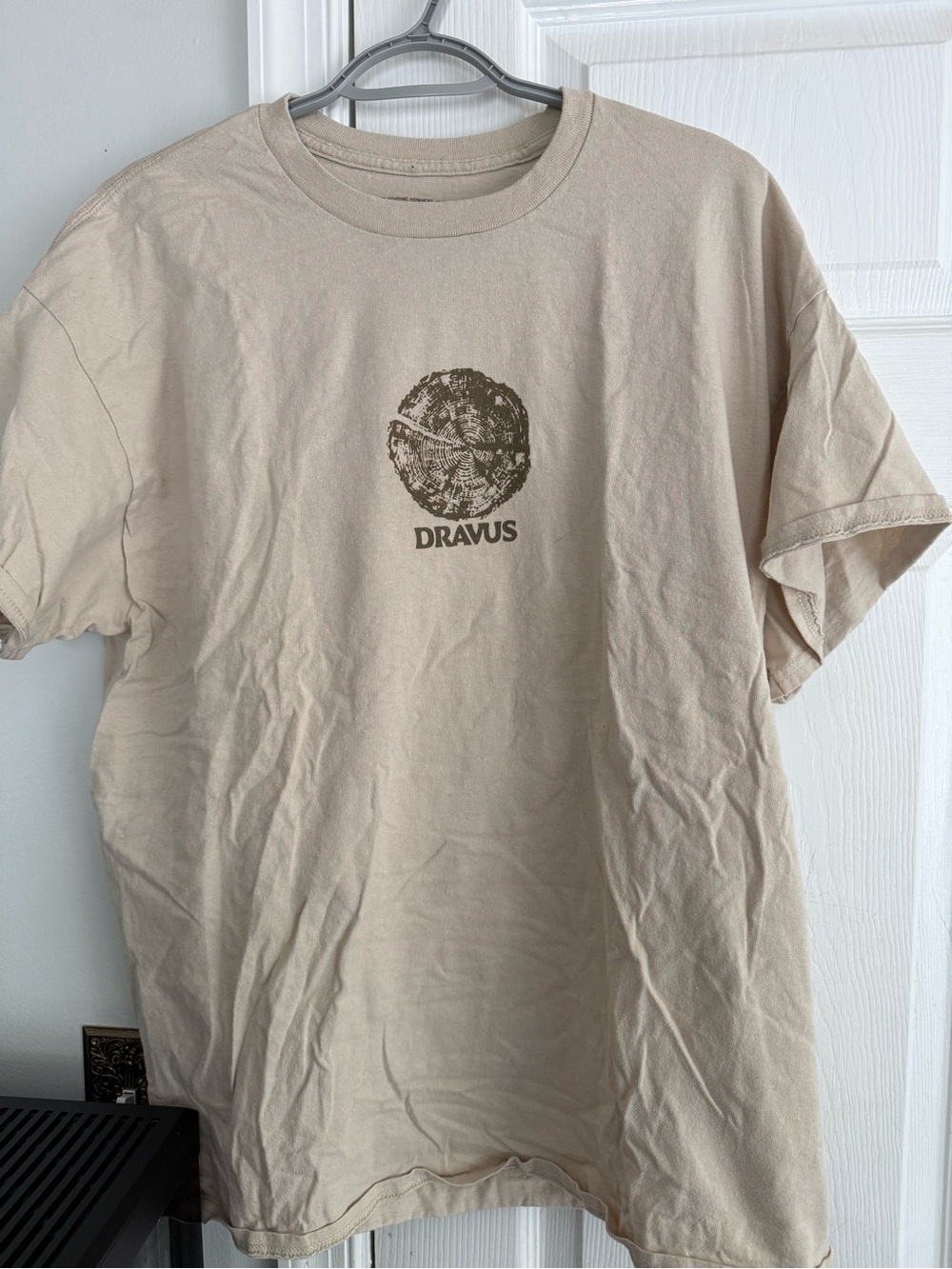 Dravus Short-Sleeve Graphic Tee in Beige